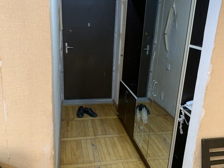 2 otaqlı köhnə tikili - İnşaatçılar m. - 45 m²