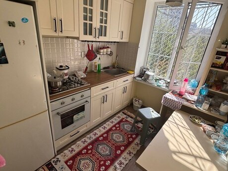 3 otaqlı köhnə tikili - Nizami m. - 70 m²