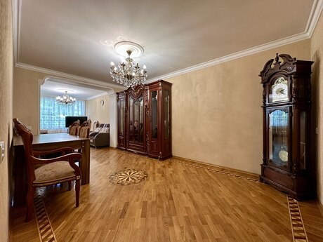 3 otaqlı köhnə tikili - Nəriman Nərimanov m. - 900 m²