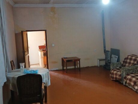 2 otaqlı həyət evi/bağ evi - Nizami m. - 50 m²