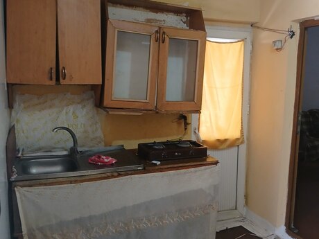 2 otaqlı həyət evi/bağ evi - Nizami m. - 50 m²