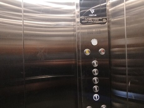 3 otaqlı köhnə tikili - Həzi Aslanov m. - 65 m²