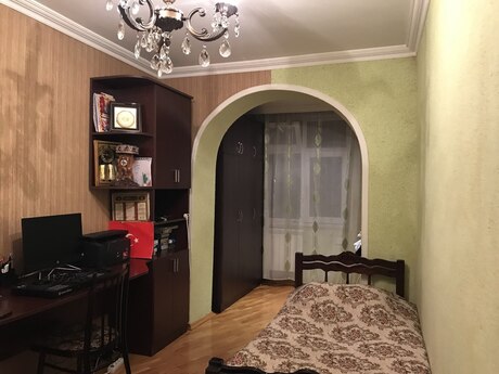 3 otaqlı köhnə tikili - Elmlər Akademiyası m. - 70 m²
