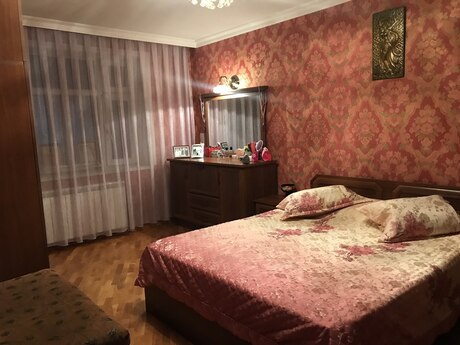 3 otaqlı köhnə tikili - Elmlər Akademiyası m. - 70 m²