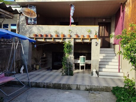 2 otaqlı həyət evi/bağ evi - Şəki - 50 m²