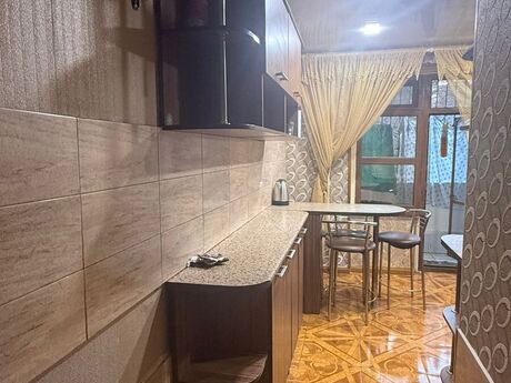 2 otaqlı köhnə tikili - Əhmədli q. - 65 m²