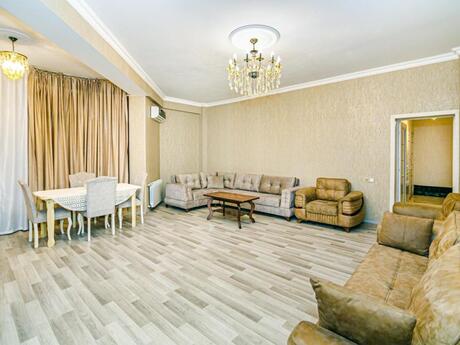 4 otaqlı yeni tikili - 28 May m. - 145 m²