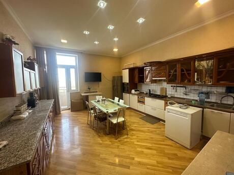 4 otaqlı yeni tikili - Nərimanov r. - 200 m²