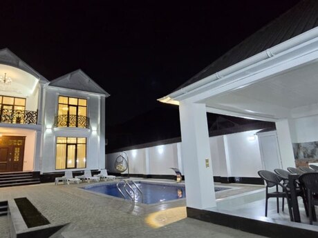 6 otaqlı həyət evi/bağ evi - Qəbələ - 250 m²