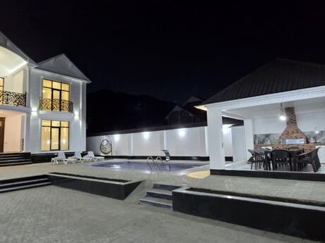 6 otaqlı həyət evi/bağ evi - Qəbələ - 250 m²