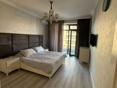 2-комн. новостройка - м. 8 ноября - 100 м²