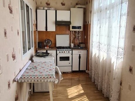 3-комн. вторичка - м. Гянджлик - 70 м²