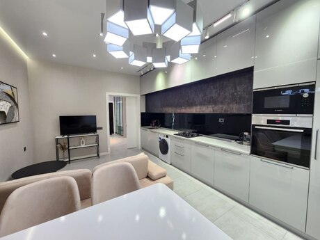 2 otaqlı yeni tikili - 8 Noyabr m. - 80 m²