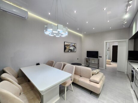 2 otaqlı yeni tikili - 8 Noyabr m. - 80 m²