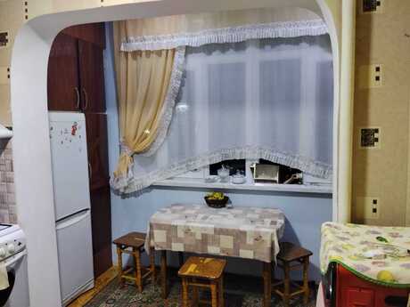 3 otaqlı köhnə tikili - Xalqlar Dostluğu m. - 90 m²