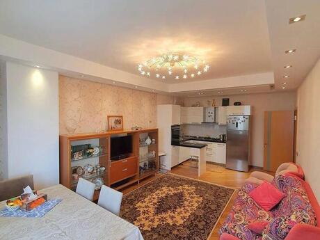 3 otaqlı yeni tikili - 8-ci mikrorayon q. - 95 m²