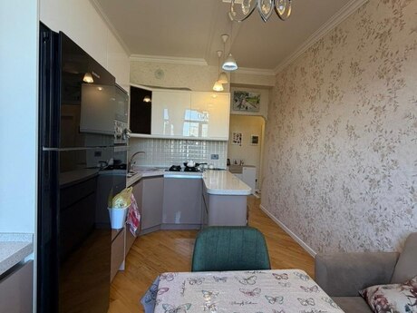 2-комн. новостройка - м. Иншаатчылар - 82 м²