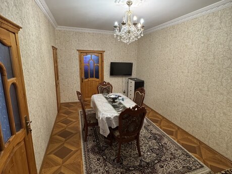 2 otaqlı köhnə tikili - Memar Əcəmi m. - 42 m²