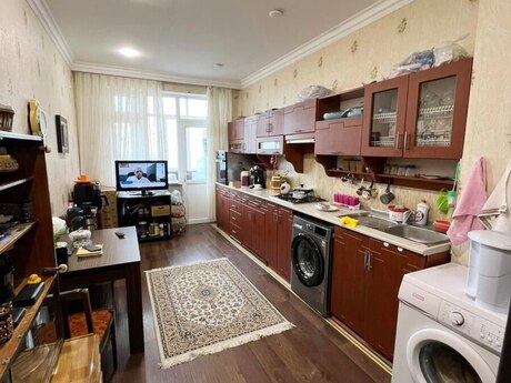 2 otaqlı köhnə tikili - 9-cu mikrorayon q. - 90 m²