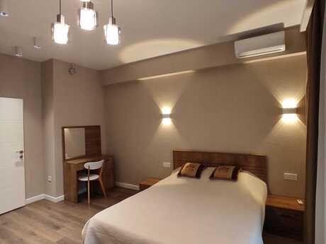 2-комн. новостройка - м. 8 ноября - 75 м²