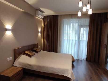 2-комн. новостройка - м. 8 ноября - 75 м²