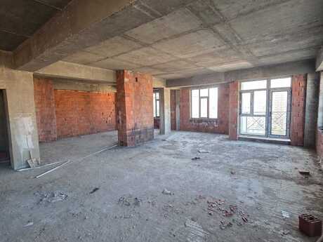 3 otaqlı yeni tikili - 28 May m. - 145 m²
