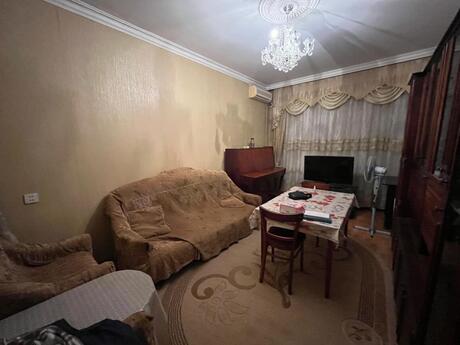 2 otaqlı köhnə tikili - Massiv V q. - 67 m²