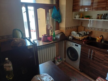 3 otaqlı köhnə tikili - Elmlər Akademiyası m. - 120 m²