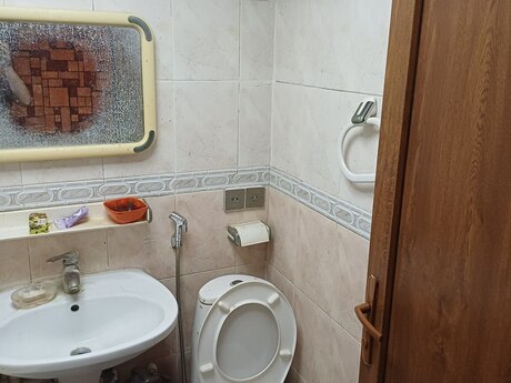 3 otaqlı köhnə tikili - Elmlər Akademiyası m. - 120 m²