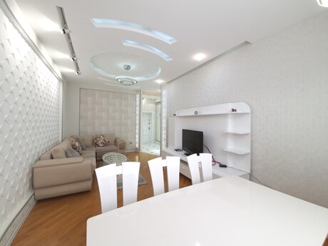 3-комн. новостройка - м. Низами - 95 м²