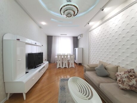 3-комн. новостройка - м. Низами - 95 м²