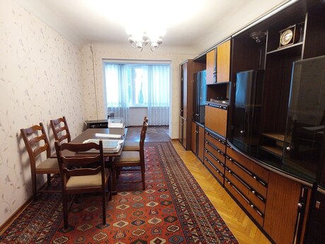 3-комн. вторичка - м. Нефтчиляр - 85 м²