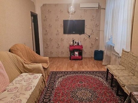 2-комн. вторичка - м. Нефтчиляр - 30 м²