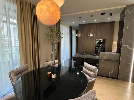 3 otaqlı yeni tikili - 8 Noyabr m. - 148 m²