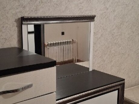 2 otaqlı köhnə tikili - Azadlıq Prospekti m. - 65 m²