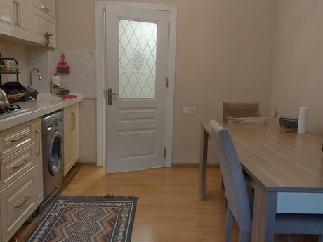 3-комн. вторичка - м. Ази Асланов - 85 м²