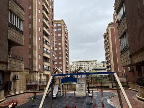 3-комн. новостройка - Насиминский  р. - 127 м²