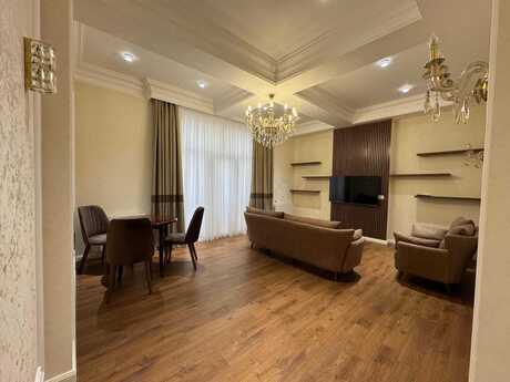 2-комн. новостройка - м. 28 мая - 85 м²