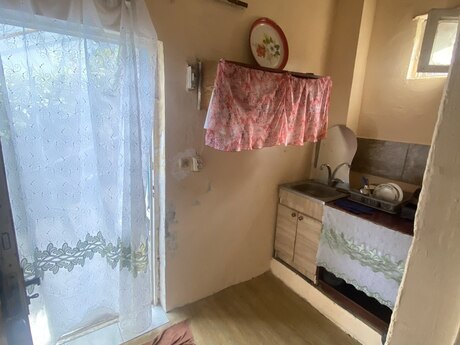 1 otaqlı həyət evi/bağ evi - İnşaatçılar m. - 50 m²