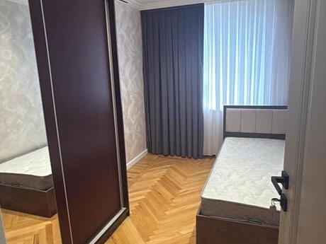 3 otaqlı köhnə tikili - Sahil m. - 90 m²