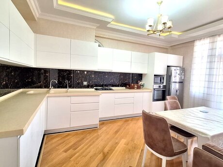 4 otaqlı yeni tikili - Şah İsmayıl Xətai m. - 155 m²