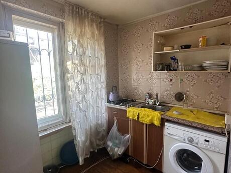 2-комн. вторичка - м. Элмляр Академиясы - 62 м²