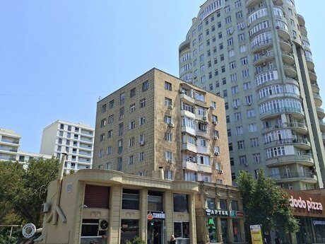 2 otaqlı köhnə tikili - İnşaatçılar m. - 65 m²