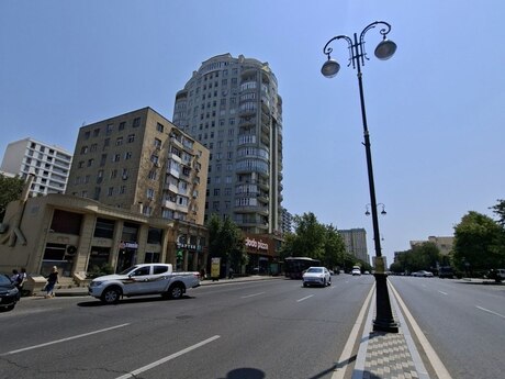 2 otaqlı köhnə tikili - İnşaatçılar m. - 65 m²