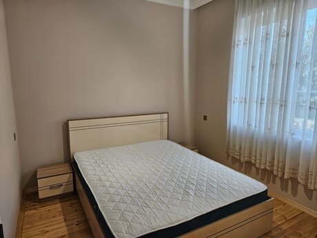 4 otaqlı həyət evi/bağ evi - Pirşağı q. - 100 m²