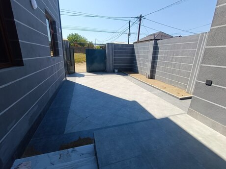 4 otaqlı həyət evi/bağ evi - Saray q. - 125 m²