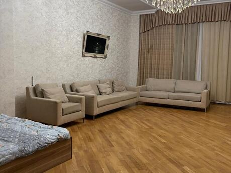 3-комн. новостройка - м. Сахил - 190 м²