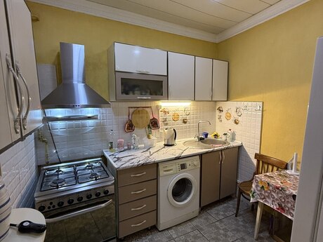 4 otaqlı həyət evi/bağ evi - Nəriman Nərimanov m. - 110 m²