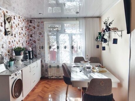 3-комн. вторичка - м. Иншаатчылар - 70 м²
