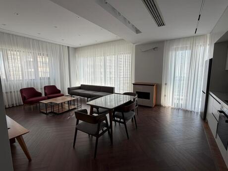4 otaqlı yeni tikili - Ağ şəhər q. - 157 m²